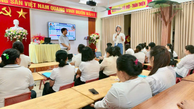 ĐỔI MỚI SÁNG TẠO] TRƯỜNG MẦM NON YÊN NGHĨA TẬP HUẤN ỨNG DỤNG AI VÀ CÔNG CỤ SỐ TRONG GIÁO DỤC